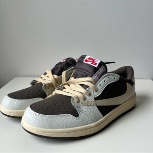 Nike Air Men's Black and White Sneakers